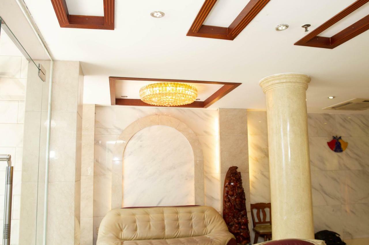 Aha Thanh Long Tan Hotel Хошимин Экстерьер фото